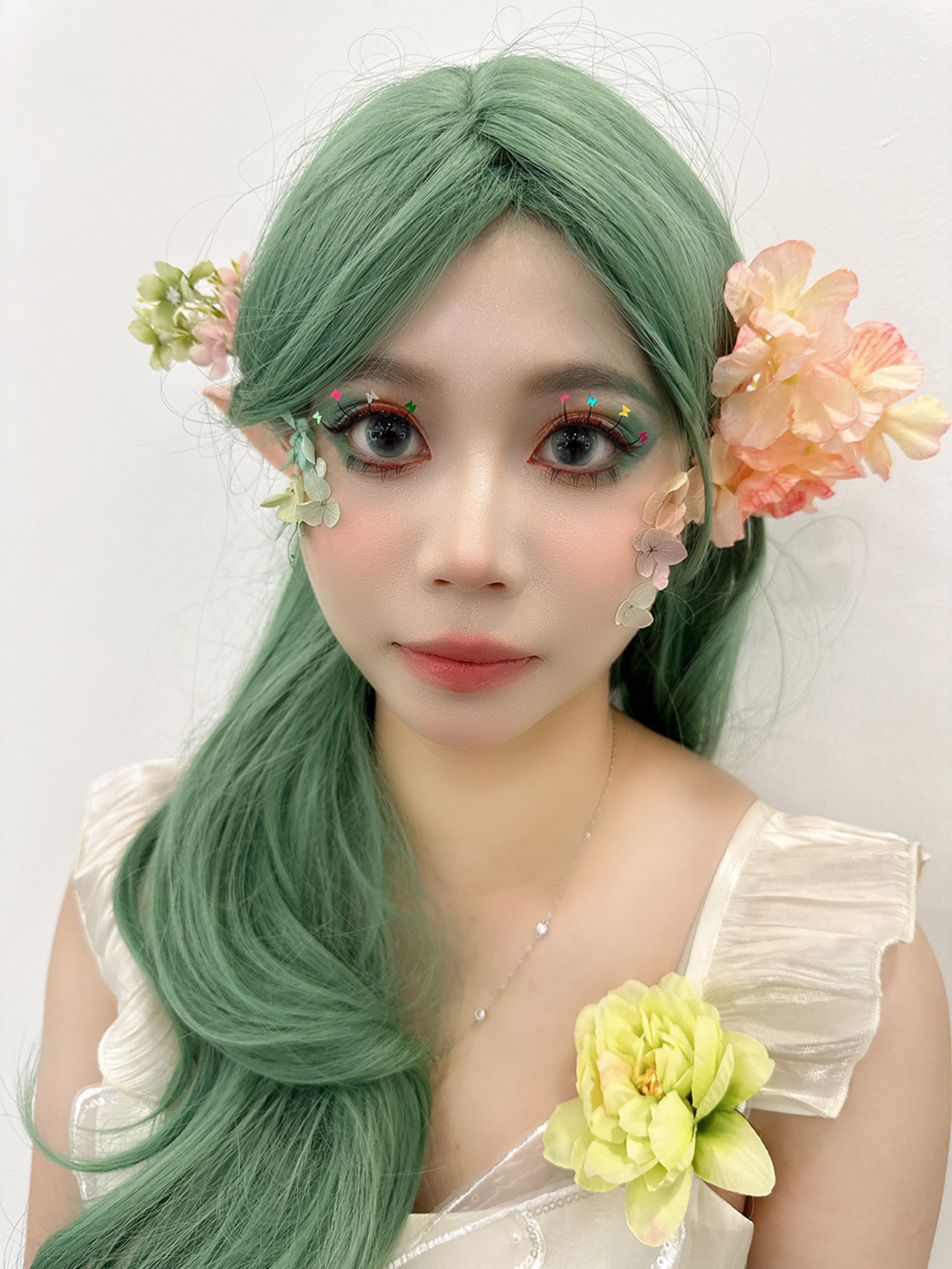 1. 전쯔이_대학부_메이크업_패션_Flowery_작품정면,완성연출_영진전문대학교.jpg